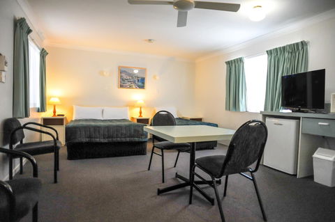 Southport Motel & Apartments - Accommodation 4U 21