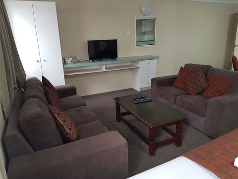 Southport Motel & Apartments - Accommodation 4U 9