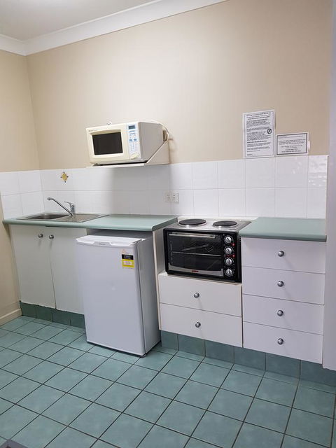 Southport Motel & Apartments - Accommodation 4U 15