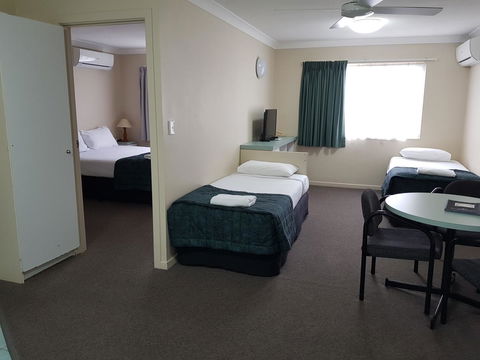 Southport Motel & Apartments - Accommodation 4U 12