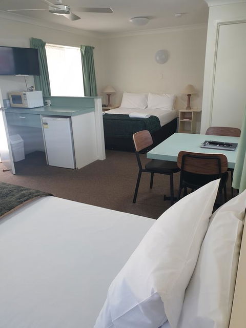 Southport Motel & Apartments - Accommodation 4U 20