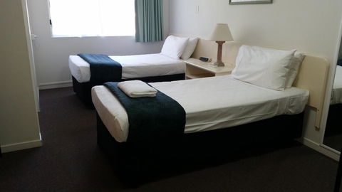 Southport Motel & Apartments - Accommodation 4U 17