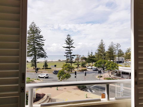 Blue C Coolangatta - Accommodation 4U 5