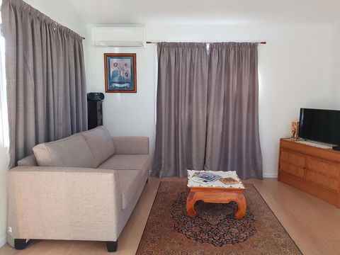 Bee-Haven Cottage - Accommodation 4U 6