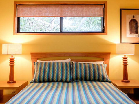 Five Bimba (Tractor House) - Accommodation 4U 13