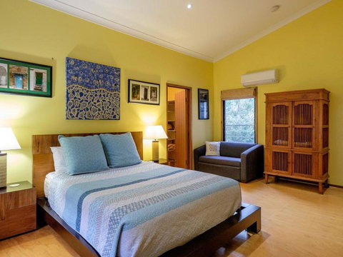 Five Bimba (Tractor House) - Accommodation 4U 6