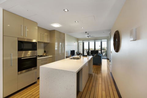 Boathouse Port Of Airlie - Accommodation 4U 6