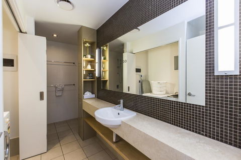 Boathouse Port Of Airlie - Accommodation 4U 18