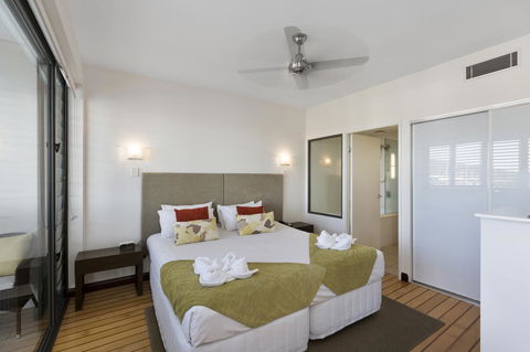 Boathouse Port Of Airlie - Accommodation 4U 11