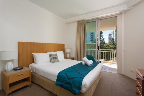 Maldives Resort Main Beach, Gold Coast - Accommodation 4U 2
