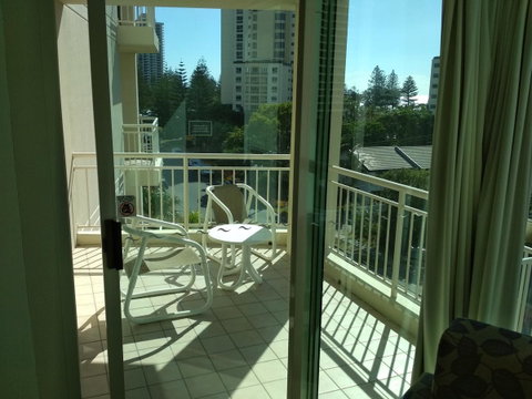 Maldives Resort Main Beach, Gold Coast - Accommodation 4U 37