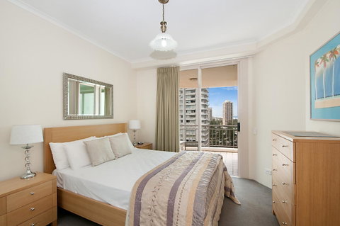 Maldives Resort Main Beach, Gold Coast - Accommodation 4U 39