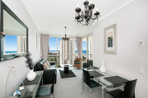 Maldives Resort Main Beach, Gold Coast - Accommodation 4U 31