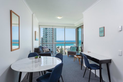 Maldives Resort Main Beach, Gold Coast - Accommodation 4U 21
