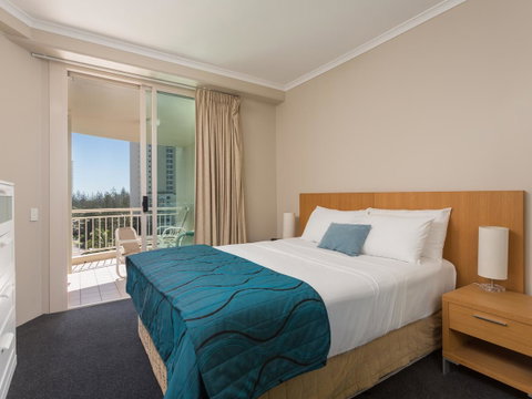Maldives Resort Main Beach, Gold Coast - Accommodation 4U 6