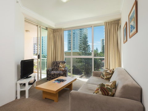 Maldives Resort Main Beach, Gold Coast - Accommodation 4U 3