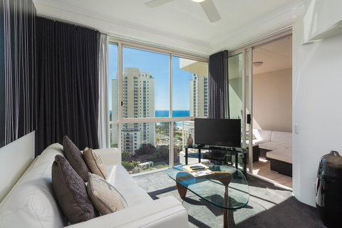 Maldives Resort Main Beach, Gold Coast - Accommodation 4U 18