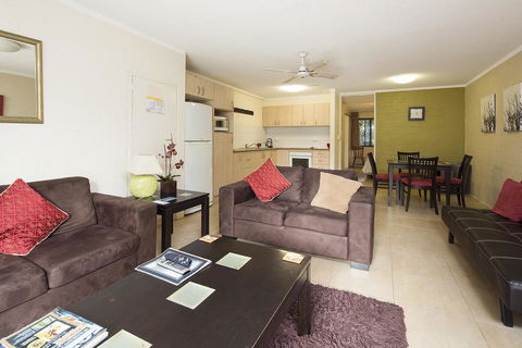 Burleigh Palms Holiday Apartments - Accommodation 4U 36