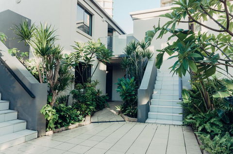 Burleigh Palms Holiday Apartments - Accommodation 4U 17
