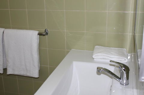 Arcadia Village Motel - Accommodation 4U 13