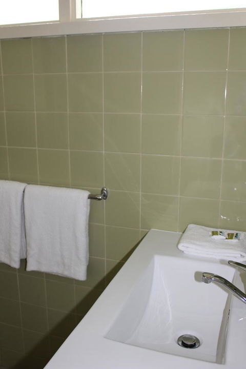 Arcadia Village Motel - Accommodation 4U 12