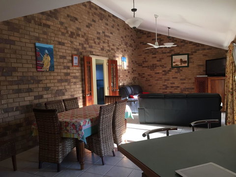 The Woorim Beach House - Accommodation 4U 2