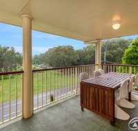 Immaculate Spacious Second Floor Unit Overlooking Pristine Parklands - Accommodation 4U
