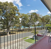 First floor unit close to shops park and waterfront - Accommodation 4U
