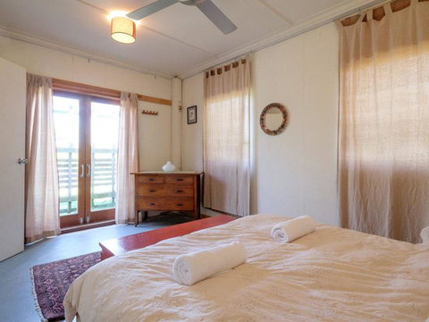 Eddies Place - Accommodation 4U 6