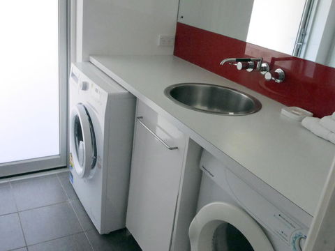 A AAA C-SHACK - Accommodation 4U 15
