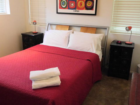 A AAA C-SHACK - Accommodation 4U 18
