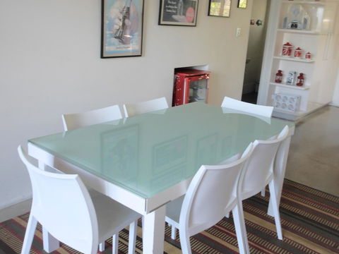 A AAA C-SHACK - Accommodation 4U 7