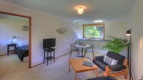 The Broken Banyan - Accommodation 4U 9