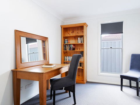 'Birubi Breezes', 2/7 Fitzroy St - Large Duplex With Air Conditioning, WIFI & Only 5 Minute Walk To The Beach - Accommodation 4U 2