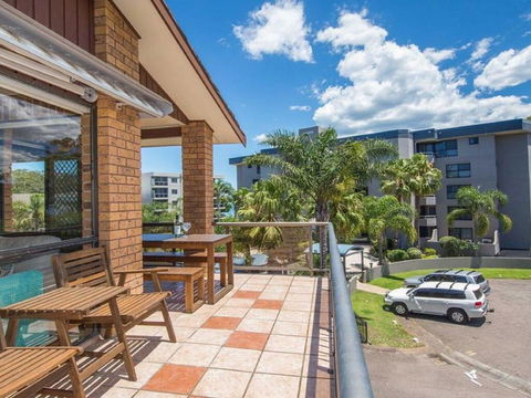 'COLUMBIA VIEWS', 2/9 COLUMBIA CLOSE - AIRCON, WIFI, NETFLIX, VIEWS & BOAT PARKING - Accommodation 4U 1