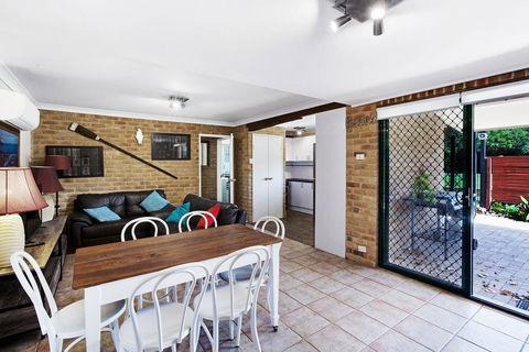 'Salt Wood' Cabin Style Retreat - Accommodation 4U 1