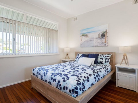 'Shoalz', 28 Rigney Street - Renovated Pet Friendly Cottage & Boat Parking - Accommodation 4U 1