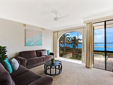 'The Bay', 25 Wallawa Rd - Huge Home With Aircon, Spectacular Views & Chromecast - Accommodation 4U 2