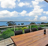 'The Bay' 25 Wallawa Rd - huge home with aircon spectacular views  chromecast - Accommodation 4U