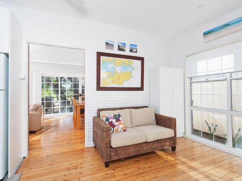 'The Croft' 11 Boulder Bay Rd - Cosy Beach House With Aircon & Only 270m To The Beach - Accommodation 4U 3