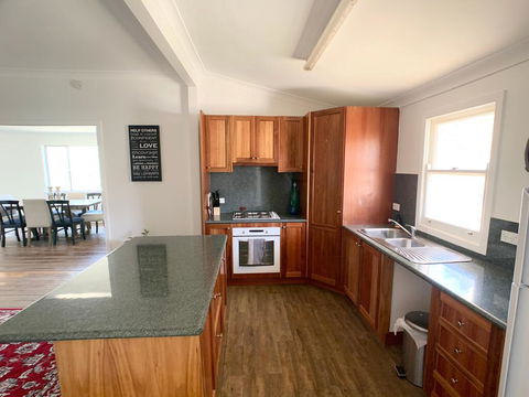 'The Wattles' - True Country Escape Near Wineries - Borenore - Accommodation 4U 1