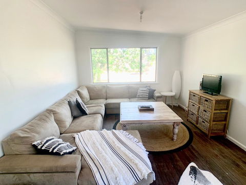 'The Wattles' - True Country Escape Near Wineries - Borenore - Accommodation 4U 2