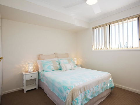 'Walk On Birubi', 1/40 Ocean Ave - Pet Friendly, WIFI, Boat Parking & Water Views - Accommodation 4U 3