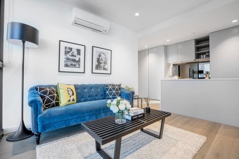 , HollywoodDream@2Bd2Bth Lv38, Free Tram, Mel CBD - Accommodation 4U 3