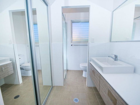 1 'Florida', 5 Lillian Street - 2 Min Walk To Beach, Shops & Restaurants - Accommodation 4U 1