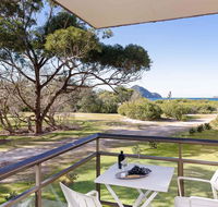 1 'Intrepid' 3 Intrepid Close - Amazing views of Shoal Bay only 100m from the Beach - Accommodation 4U