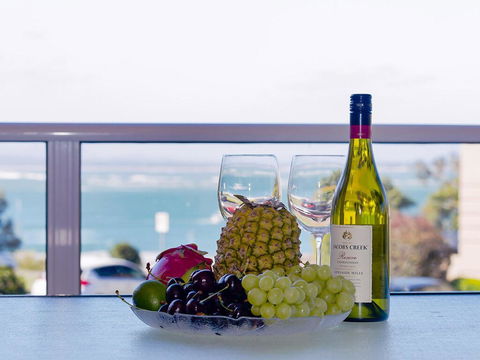 1 'Portofino' 7 Laman Street - Aircon & 1st Level Unit - Accommodation 4U 1
