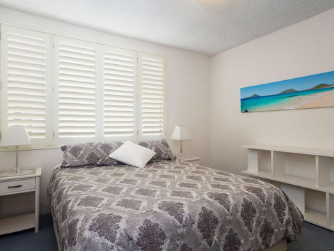 1 'Portofino' 7 Laman Street - Aircon & 1st Level Unit - Accommodation 4U 2