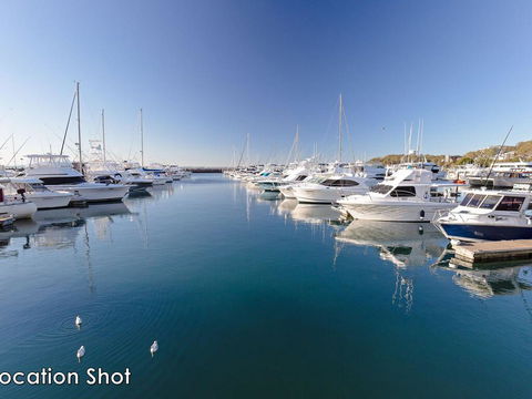 1 'SEASHELLS' 21-23 MAGNUS STREET - WIFI, POOL, LIFT & AIR CONDITIONING - Accommodation 4U 1