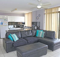1 'The Commodore' 9-11 Donald St - Ground Floor Unit Close To Shops Cafe's And Marina - Accommodation 4U
